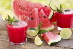 Watermelon smoothies with lime and mint